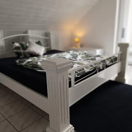 公寓 65 Qm Im Gruenen 阿尔布鲁克